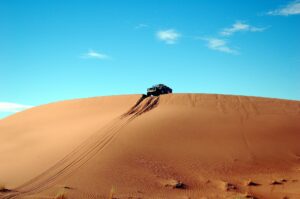 why does the roof of your car get hot in the sun