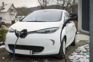 why can't electric cars charge themselves